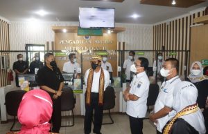 Walikota Metro Sambut Kedatangan Ketua Mahkamah Agung RI di Pengadilan Negeri Metro